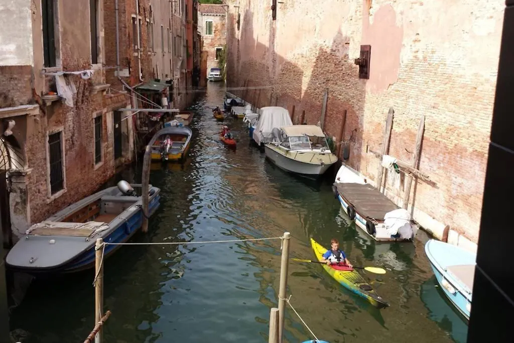Apartment Ca' Venice Canal View