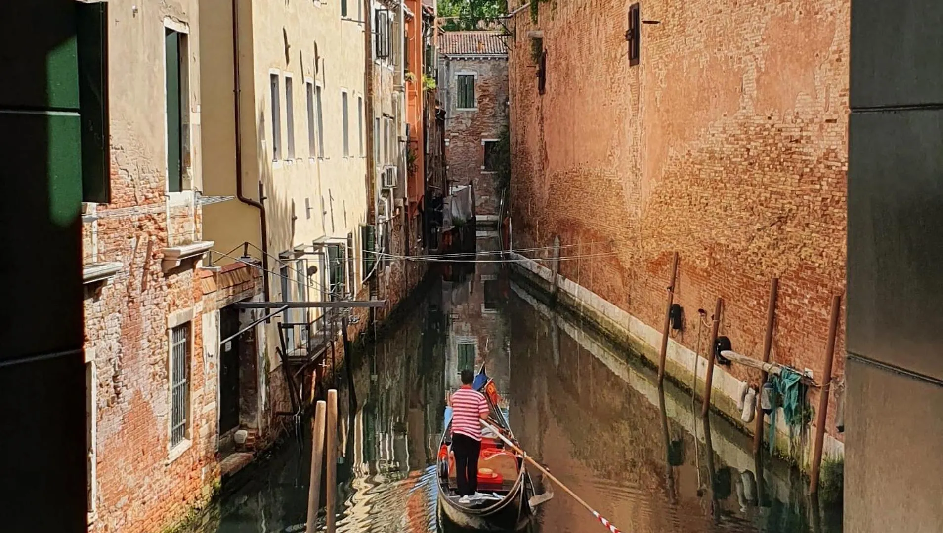 Ca\' Venice Canal View contacts